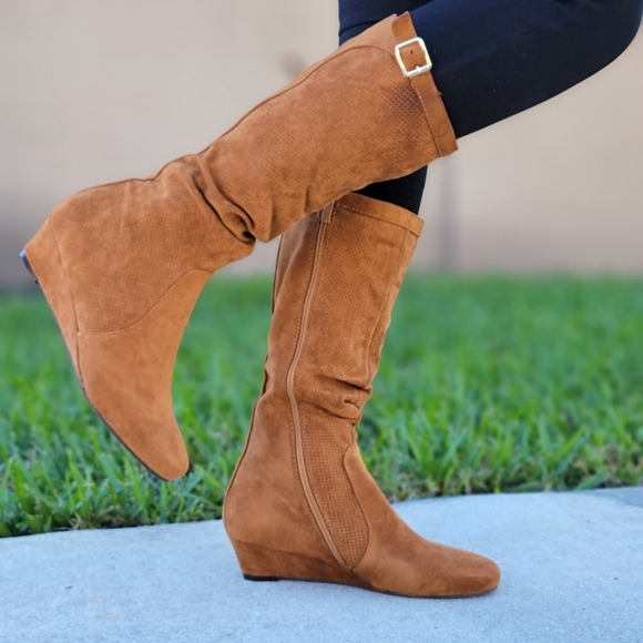 Women's Tan Wrinkle Finish Calf Length Pull On Boots Rounded Toe - Picture 1 of 6